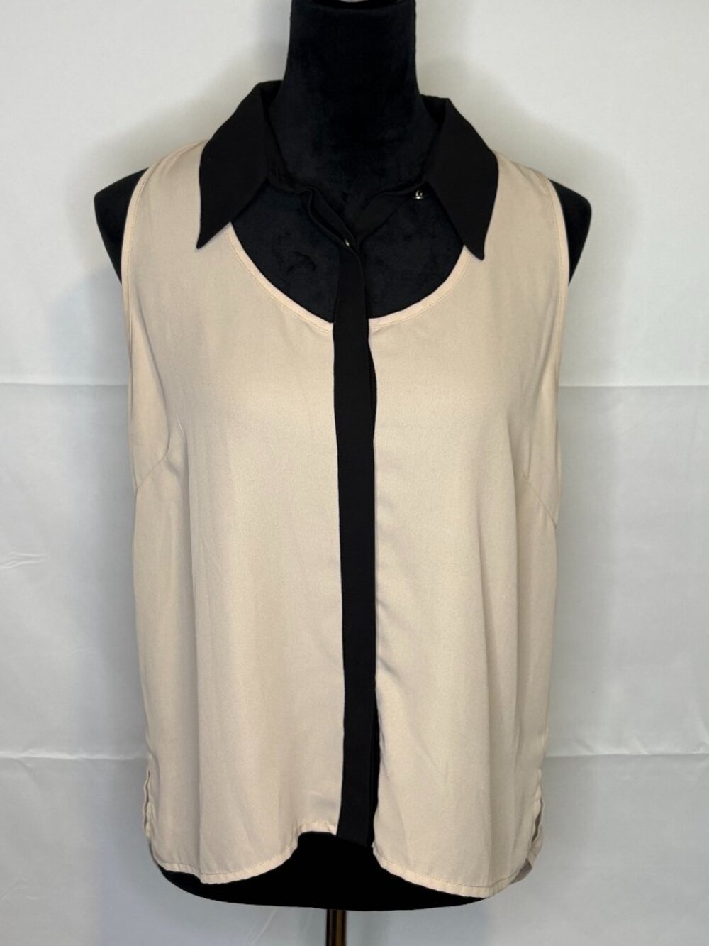 SS 818 Women's Blouse Size M